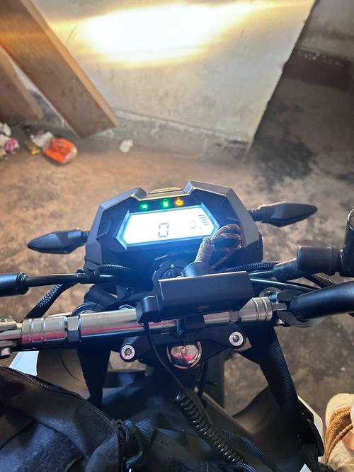 春风ST狒狒摩托车LED激光透镜大灯改装指南 远近光一体超亮灯泡体验